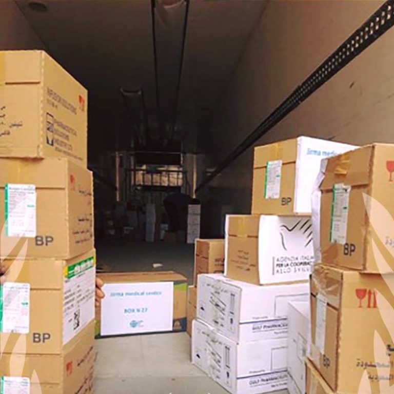 توزيع شحنة أدوية ومعدات صحية
