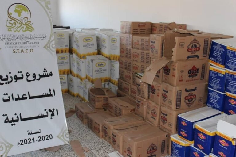 مشروع توزيع مساعدات إنسانية بجهود الفريق الإغاثي بمؤسسة الشيخ الطاهر الزاوي الخيرية